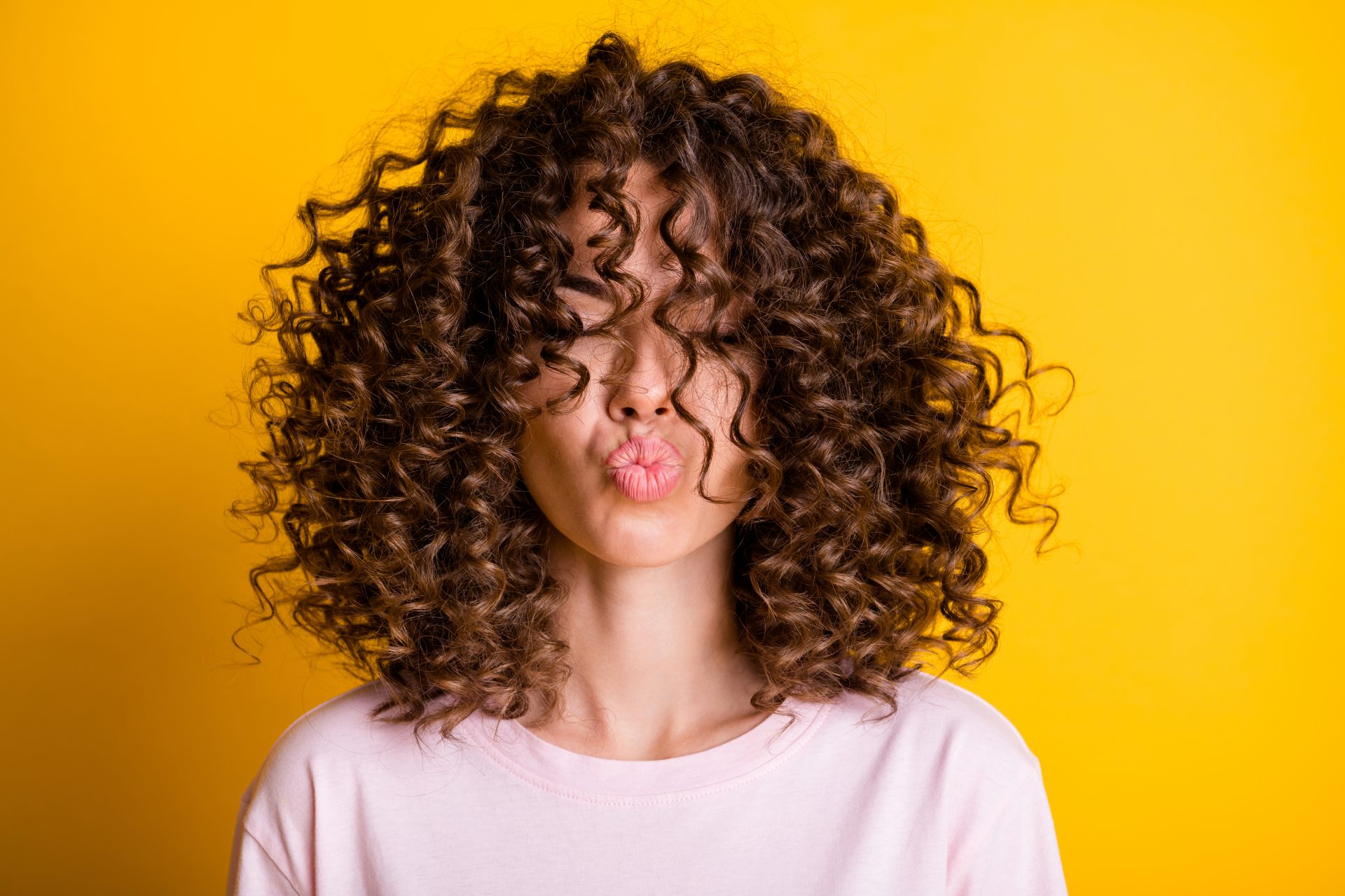 Curly Girl Methode: Zo krijg je de mooiste krullen in je haar