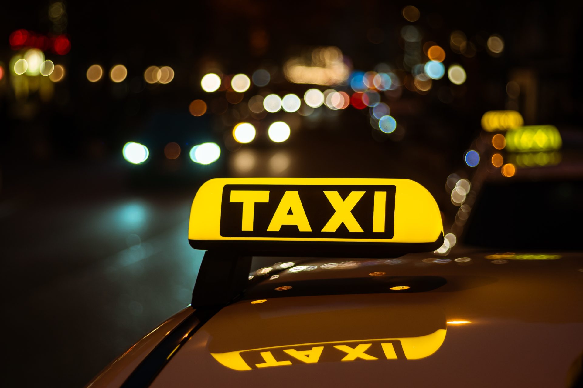 Taxikosten: De voordelen een taxi boeken