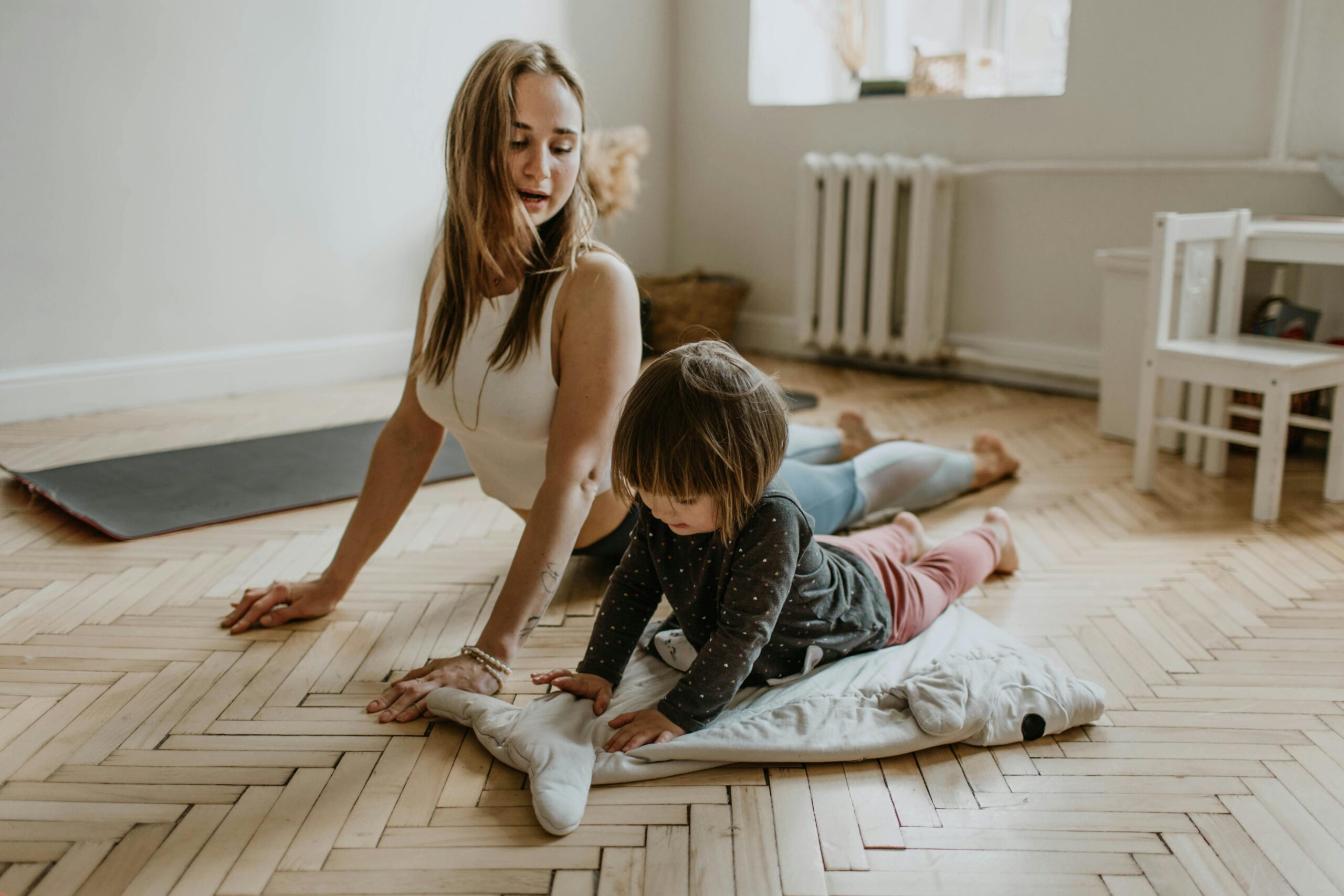 Hoe je samen met je kind yoga kunt doen