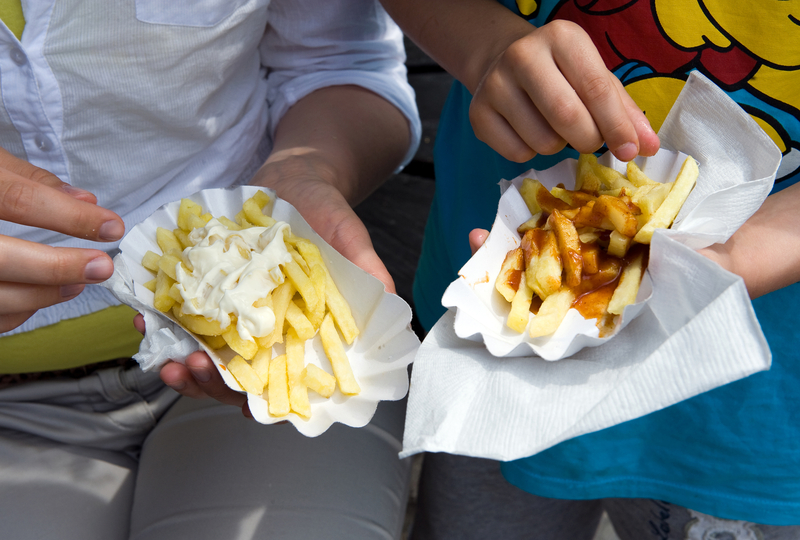 Waarom papieren rietjes en frietbakjes de betere keuze zijn