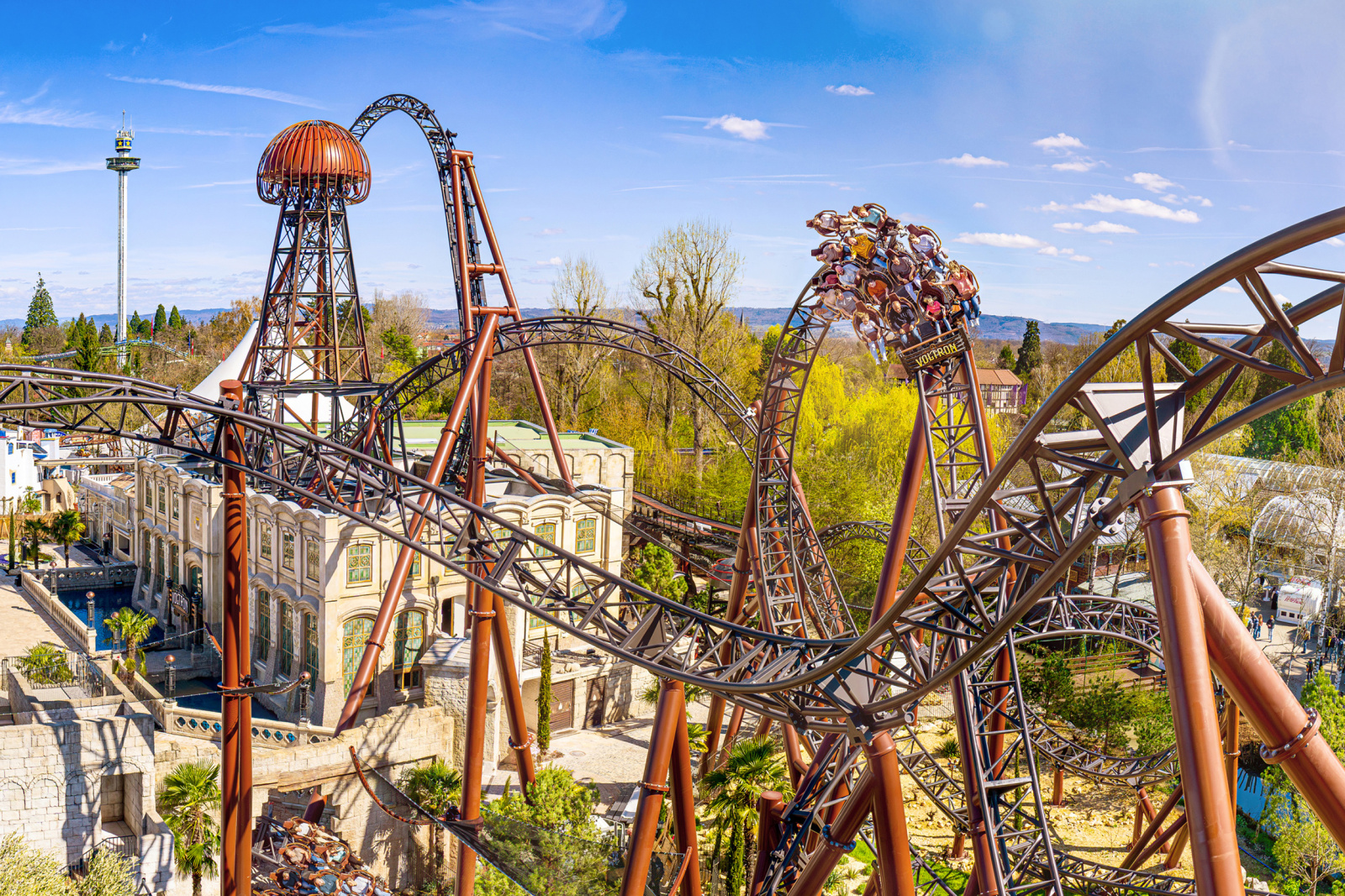 Mensen in een achtbaan tijdens Rollercoaster Day Europa-Park