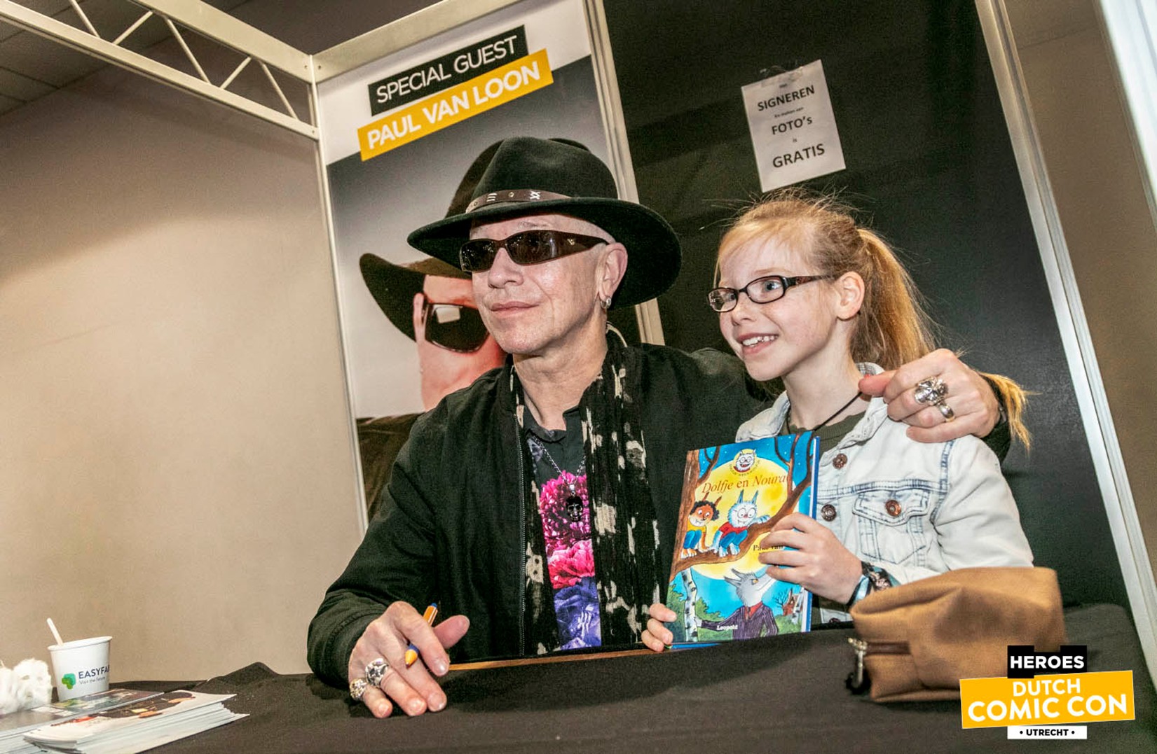 Gezinnen bezoeken activiteiten op Heroes Dutch Comic Con