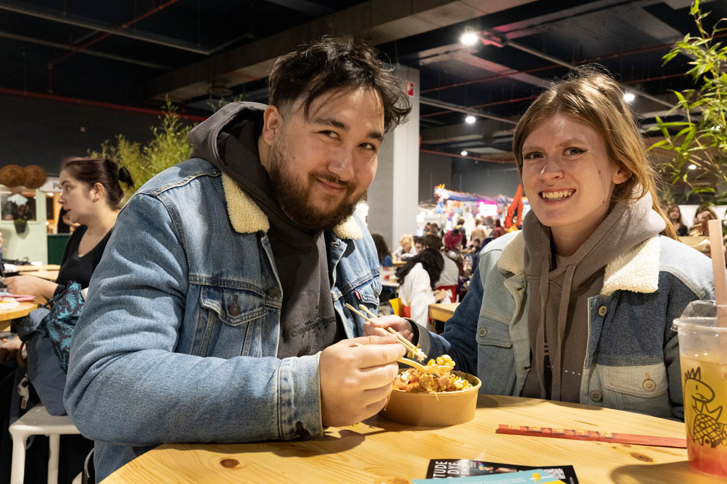Aziatische streetfood kraampjes op de Food Market van Heroes Made in Asia in de Jaarbeurs Utrecht