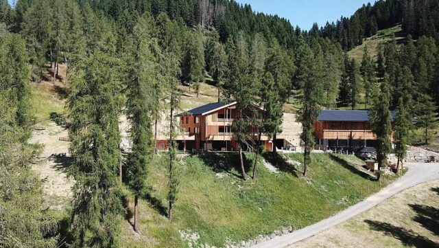 Mmunthof Roter Hahn