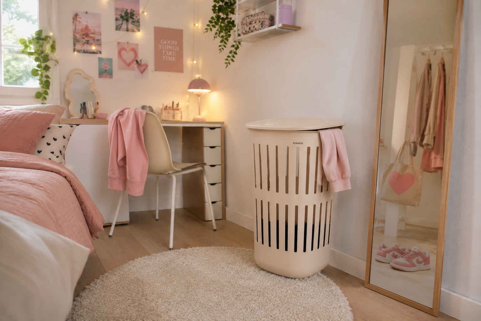 Brabantia Collect-It Wasmand 55L Soft Beige in een tienerslaapkamer