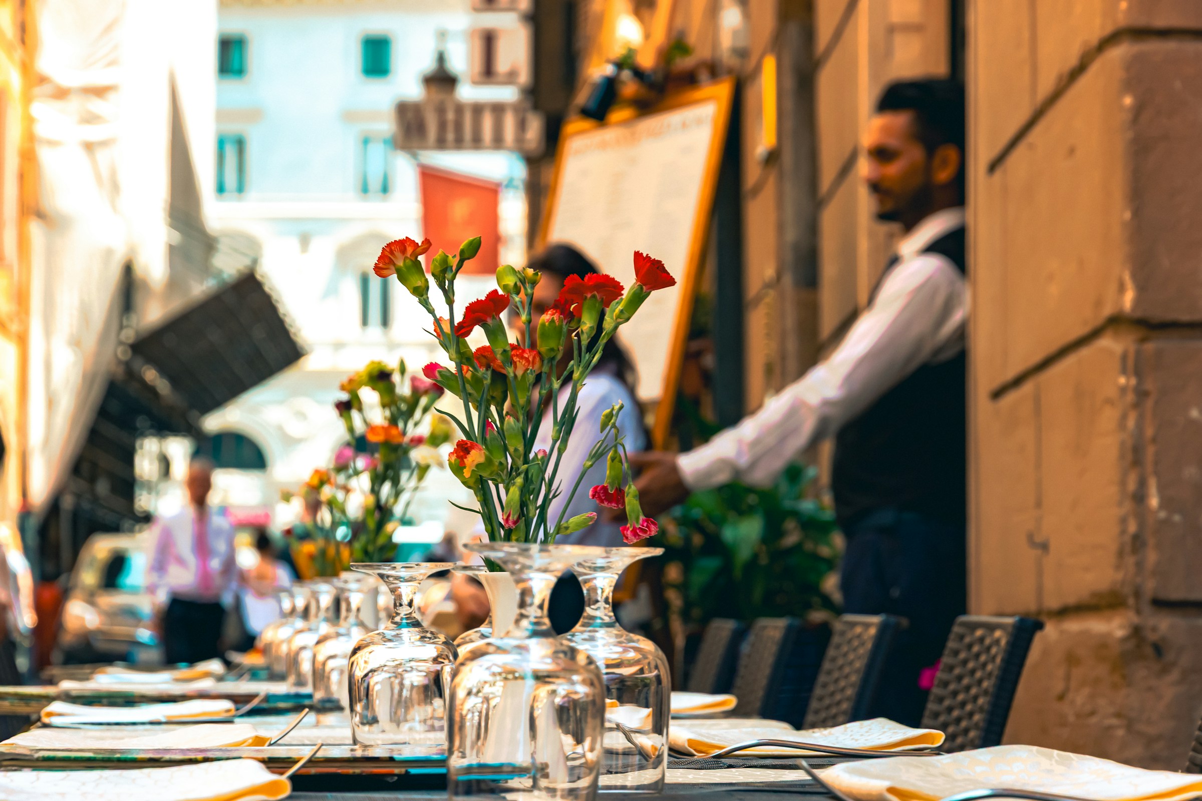 Terras tijdens een culinaire stedentrip in Europa