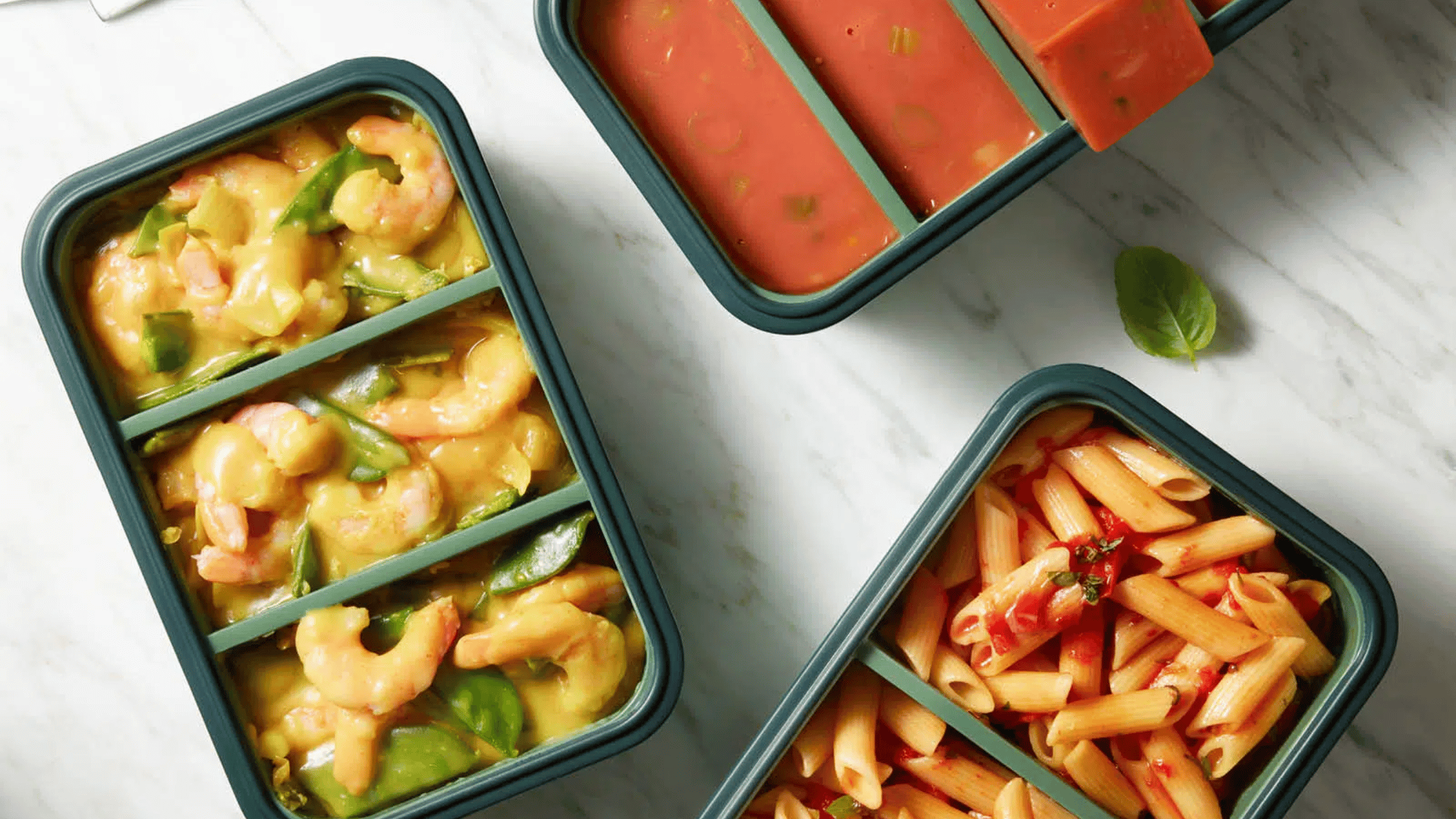 Meal prep met maaltijden verdeeld in porties voor een drukke week