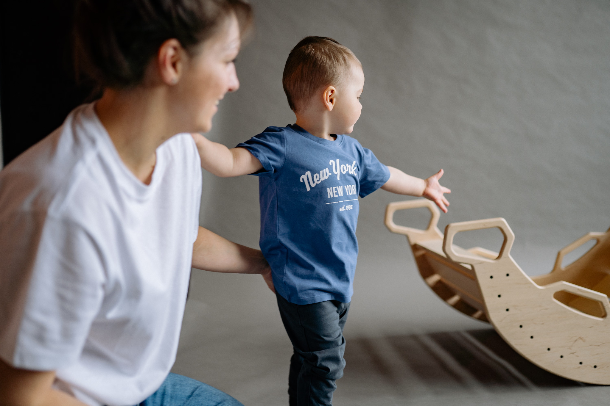 Verschillende shirts voor kinderen in diverse kleuren en stijlen