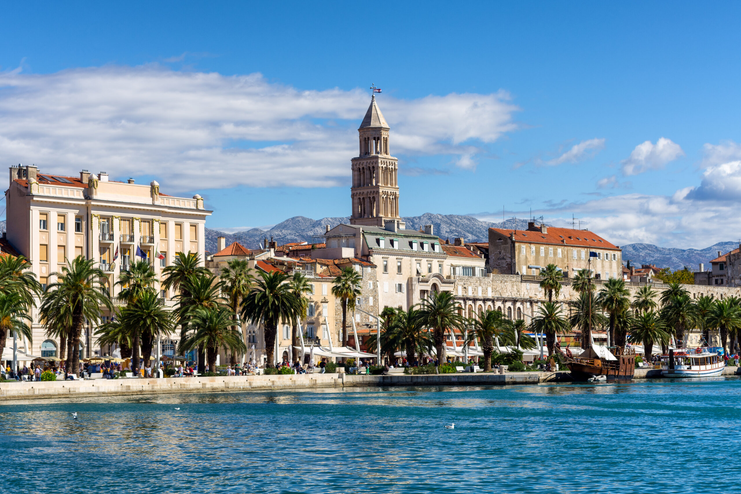 Uitzicht op Split in Kroatië, startpunt van Wie is de Mol? 2026